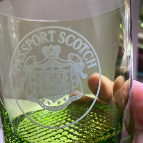 Vintage Branded Passport Scotch lo ball green glasses - Picture 3 of 9